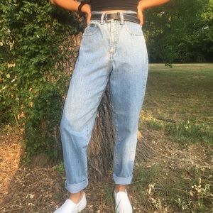 VINTAGE MOM JEANS
